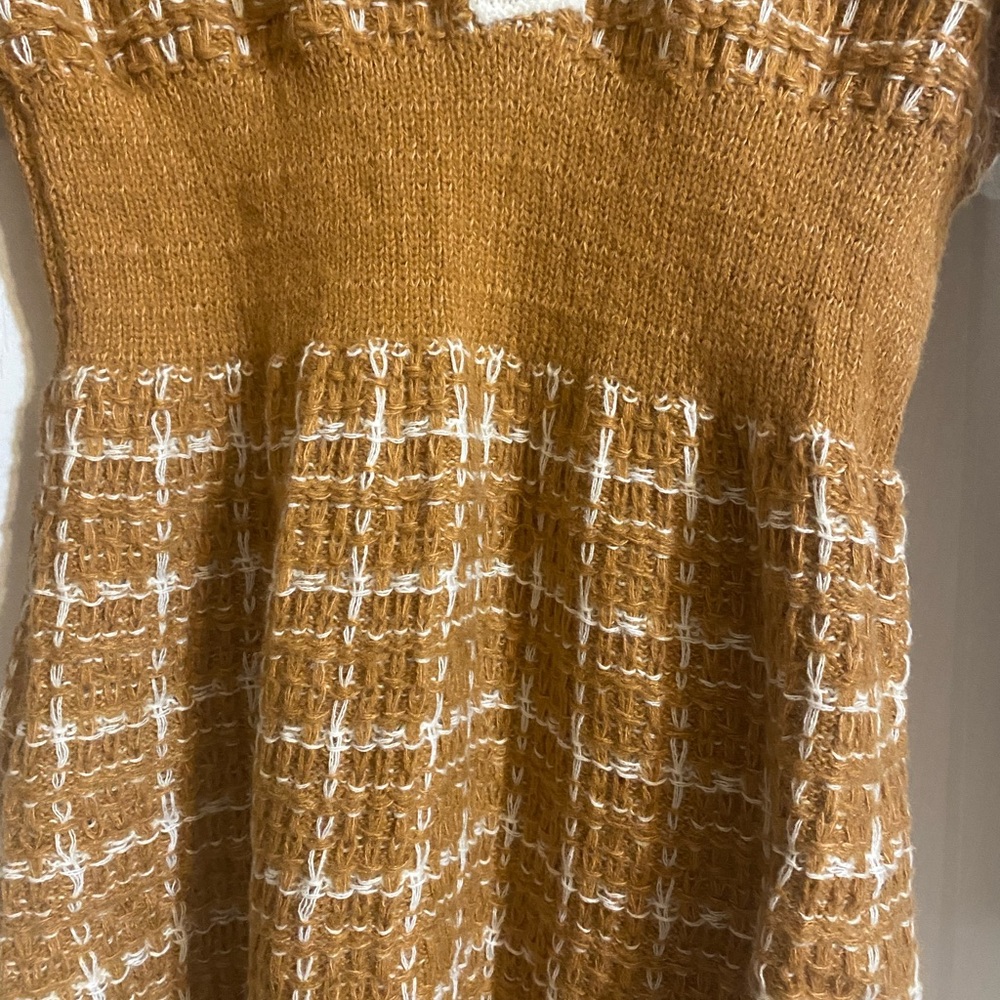 Dress - Picture 3 of 5